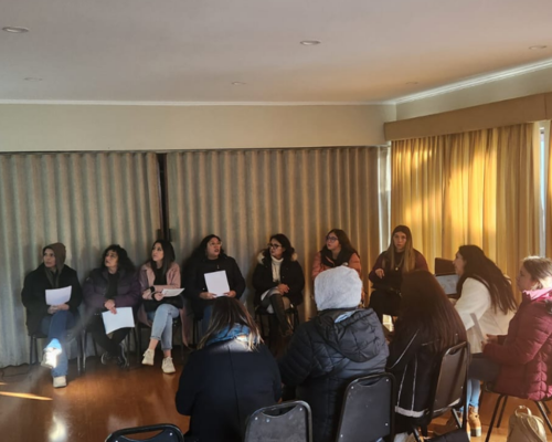 Servicio de capacitación y formación para equipos de cuidado alternativo y protección especializada: Primeros Auxilios Psicológicos